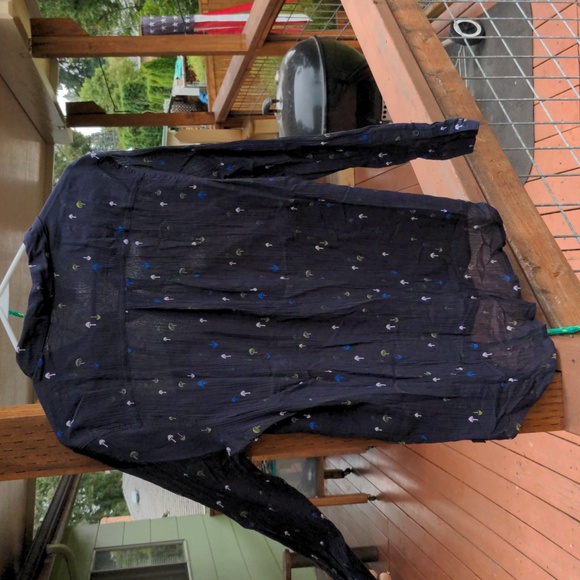 Eddie Bauer button down navy shirt, size large - Picture 3 of 3